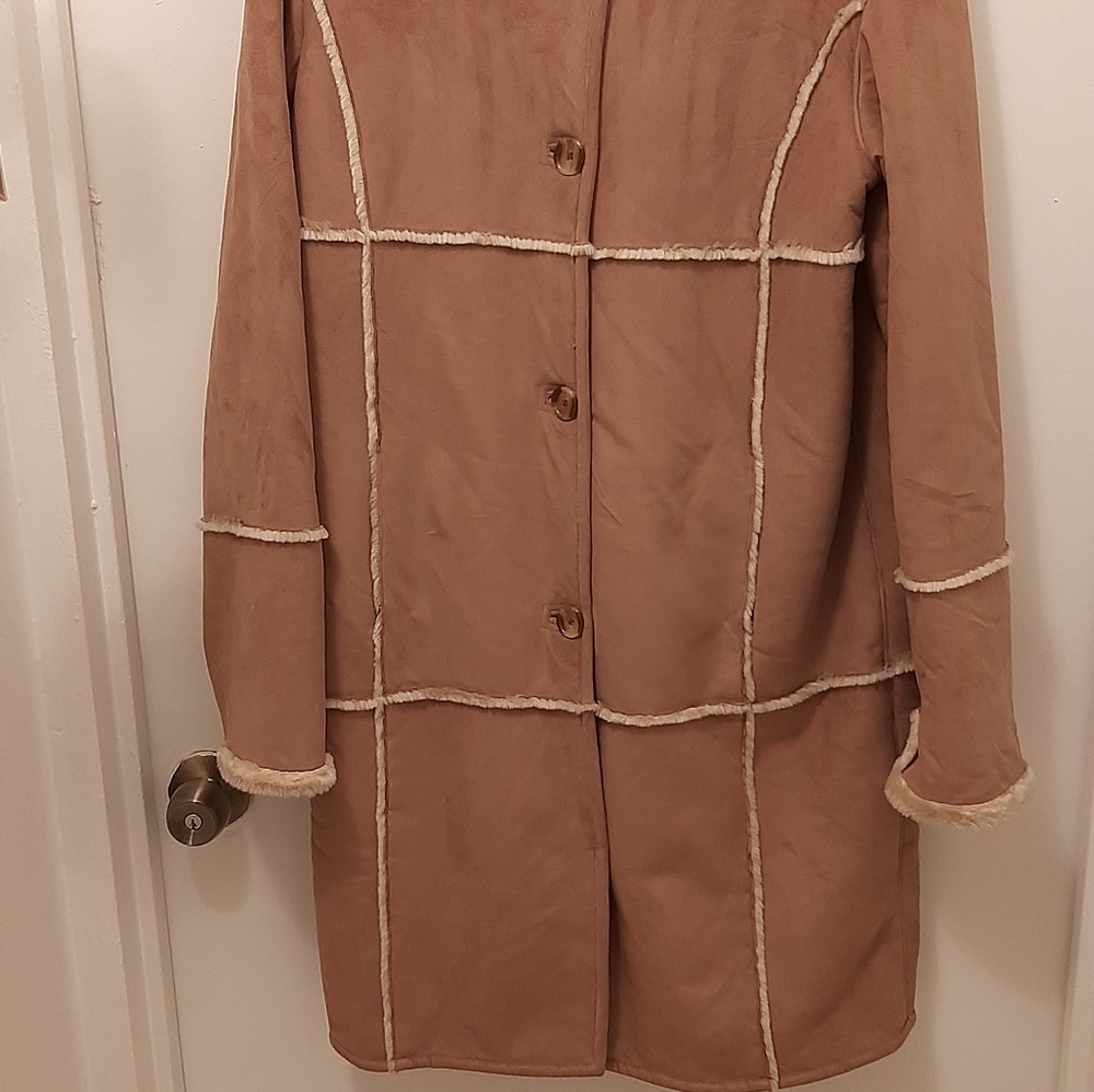 NOVELTI ADORABLE JUNIOR COAT. SZ ::S..very warm and light weight....EXELENT USED